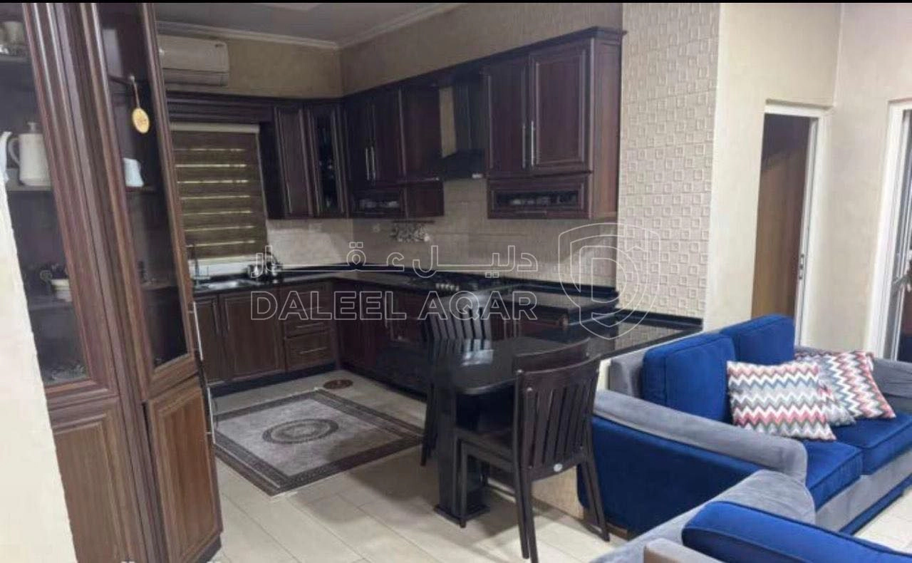 فيلا/منزل في عمارة مكونة من ثلاثة شقق للبيع بسعر مغري - 135,000 دأ - صورة 1