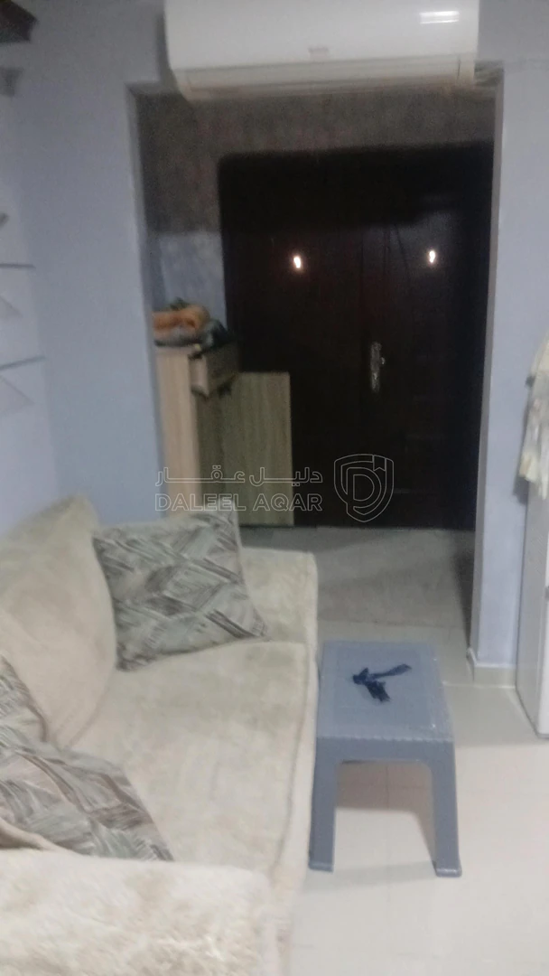 شقة في ابو نصير خلف الأكاديمية البحريه  - 65,000 دأ - صورة 1