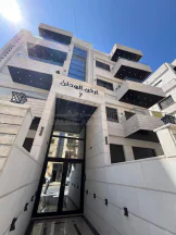 شقة في ثالث مع روف قرب عميش في الياسمين تشطيب حديث - 85,000 دأ - صورة NaN