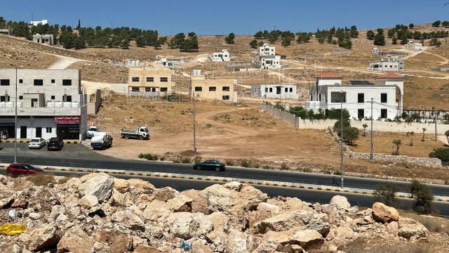أرض في بيرين الشارع الر ئيسي  - 245,000 دأ - صورة NaN