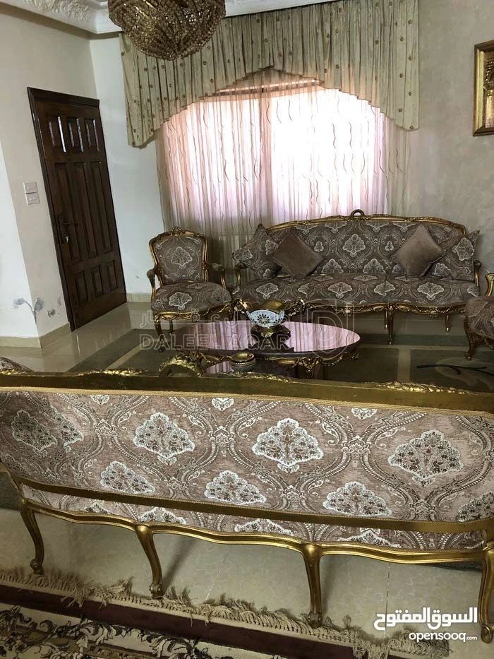 شقة في شقة واسعة فاخرة للبيع في الجبل الاخضر جرش - 75,000 دأ - صورة 1