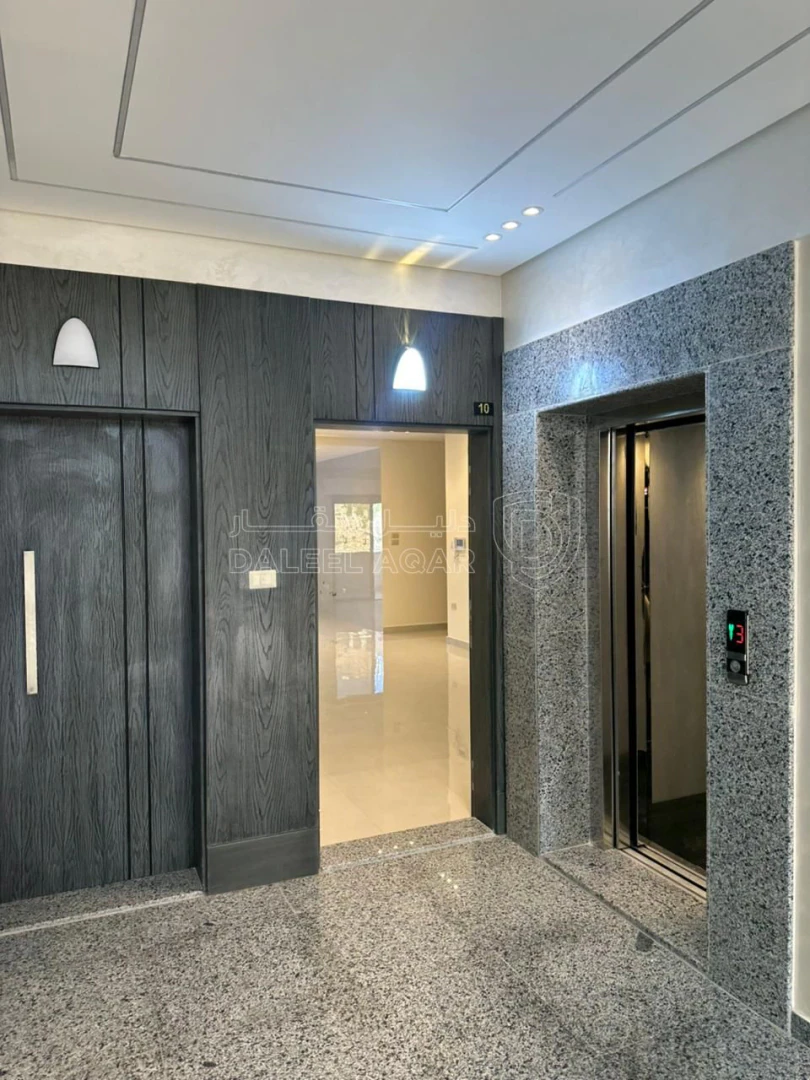 شقة في تبعد 2.5 كم عن شارع المطار - 57,000 دأ - صورة 1