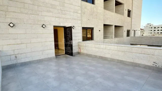 شقة - تبعد 2.5 كم عن شارع المطار - 57000 دأ