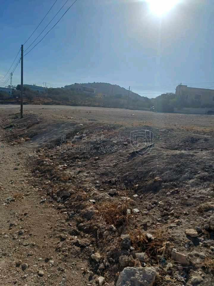 أرض في عمان اول شارع الاردن باتجاه عمان - 90,000 دأ - صورة 1