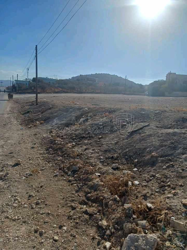 أرض في عمان اول شارع الاردن باتجاه عمان - 90,000 دأ - صورة 1