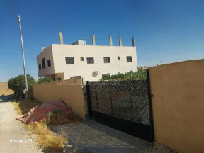 فيلا/منزل في اللبن - 200,000 دأ - صورة NaN