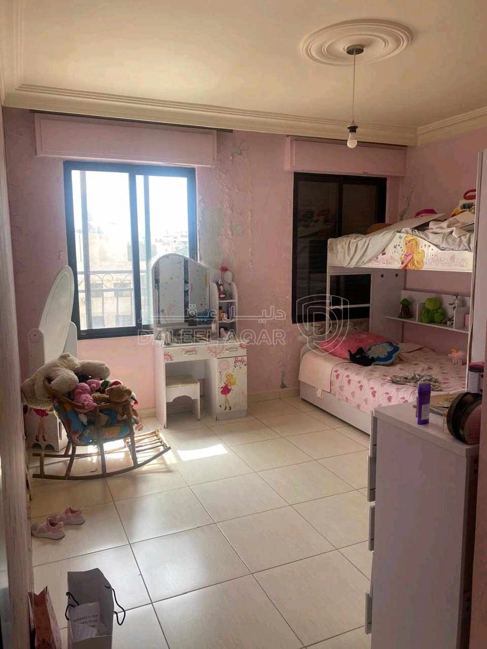 شقة في ( حي المهندسين ) بين الياسمين وحي الصاحبه - 105,000 دأ - صورة 1