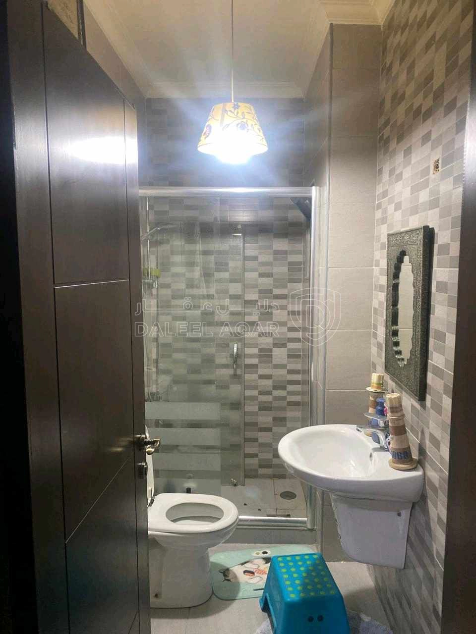 شقة في ( حي المهندسين ) بين الياسمين وحي الصاحبه - 105,000 دأ - صورة 1