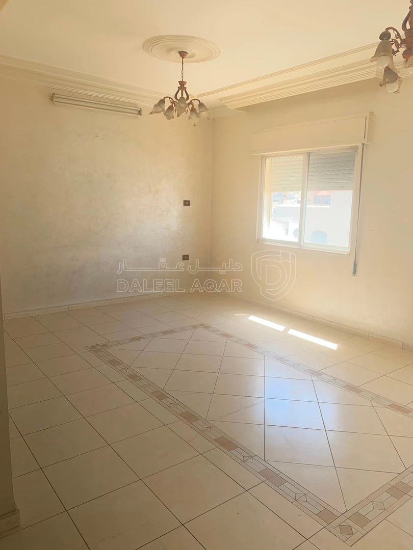 شقة في جبل الحسين  الشارع مقابل مستشفى الاستقلال ٢٠٠  - 38,000 دأ - صورة 1