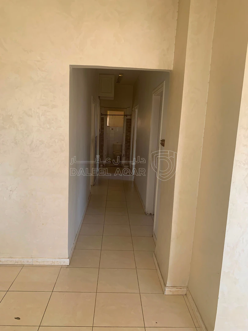 شقة في جبل الحسين  الشارع مقابل مستشفى الاستقلال ٢٠٠  - 38,000 دأ - صورة 1