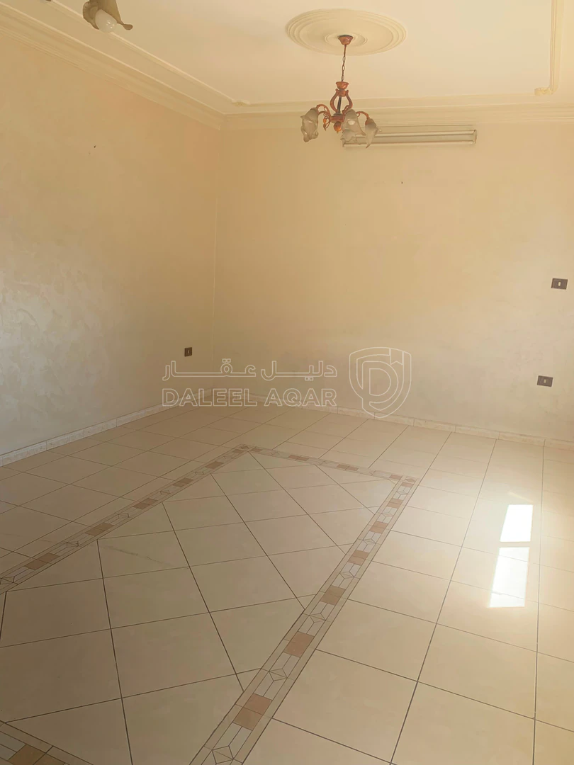 شقة في جبل الحسين  الشارع مقابل مستشفى الاستقلال ٢٠٠  - 38,000 دأ - صورة 1