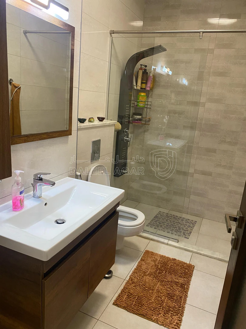 شقة في ام السماق شارع ميرزا وصفي  - 135,000 دأ - صورة 1