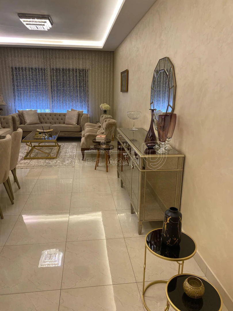 شقة في ام السماق شارع ميرزا وصفي  - 135,000 دأ - صورة 1