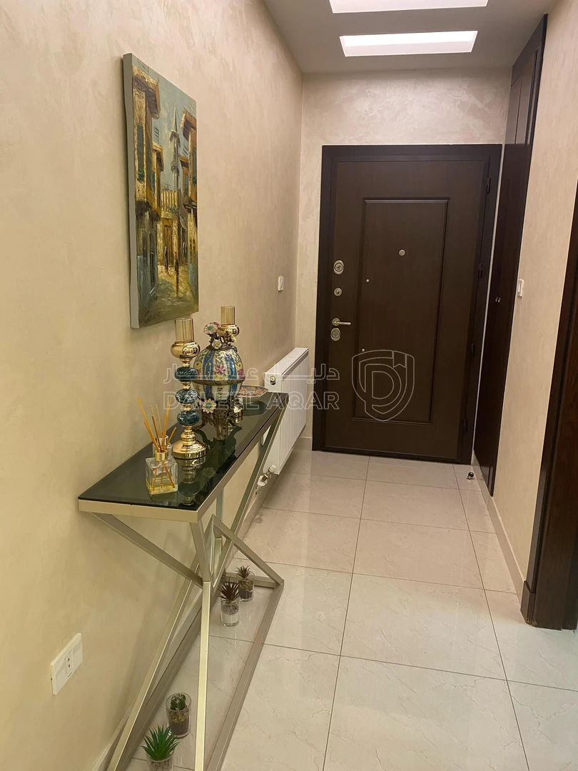 شقة في ام السماق شارع ميرزا وصفي  - 135,000 دأ - صورة 1