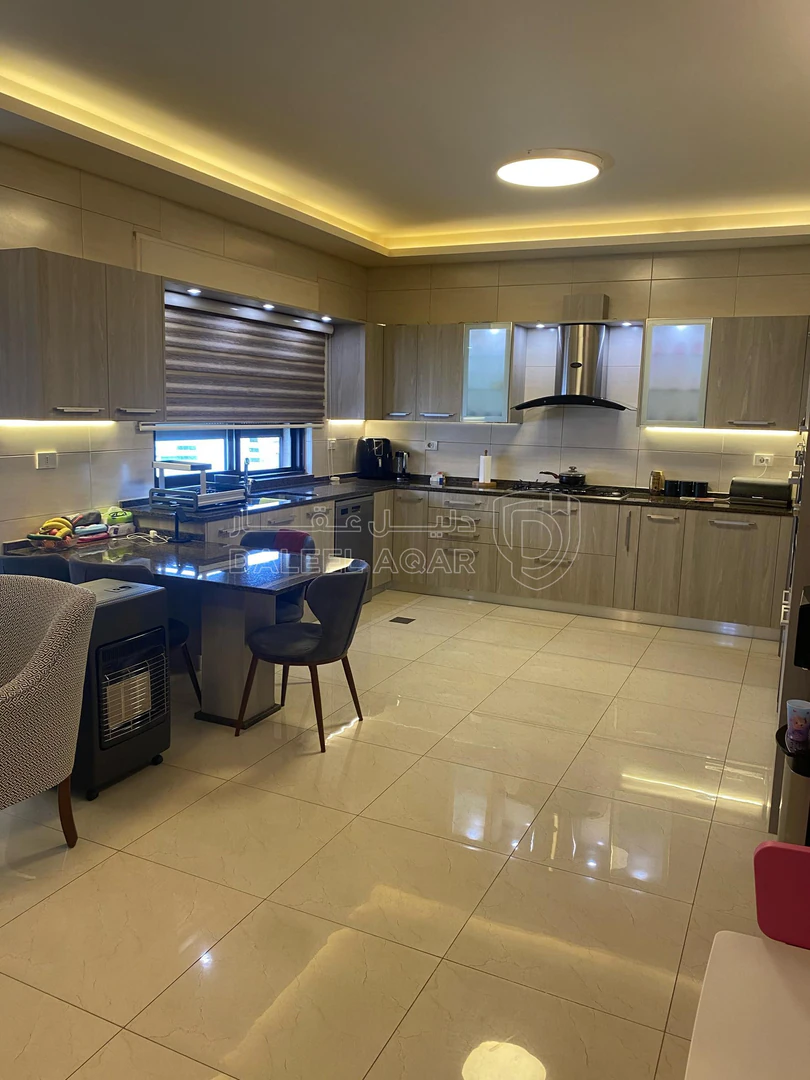 شقة في ام السماق شارع ميرزا وصفي  - 135,000 دأ - صورة 1