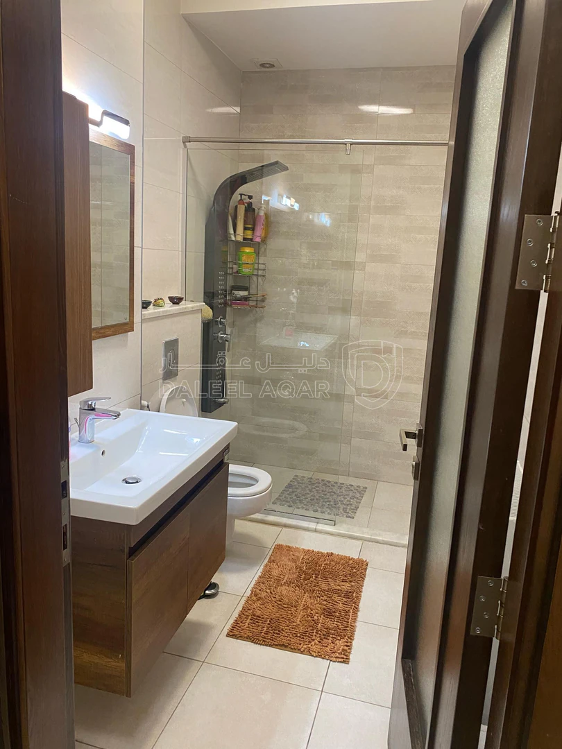 شقة في ام السماق شارع ميرزا وصفي  - 135,000 دأ - صورة 1