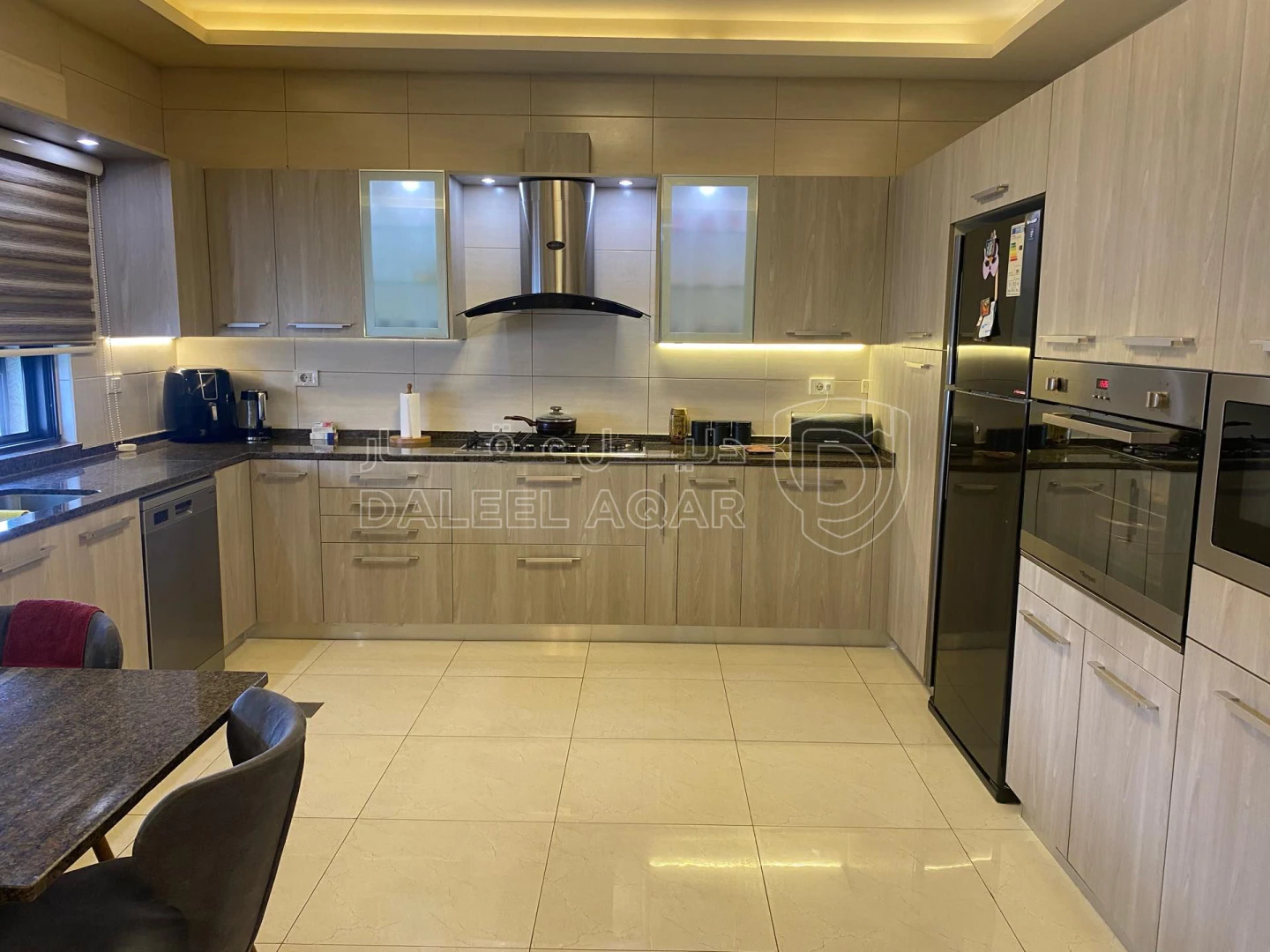 شقة في ام السماق شارع ميرزا وصفي  - 135,000 دأ - صورة 1