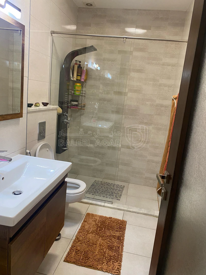 شقة في ام السماق شارع ميرزا وصفي  - 135,000 دأ - صورة 1