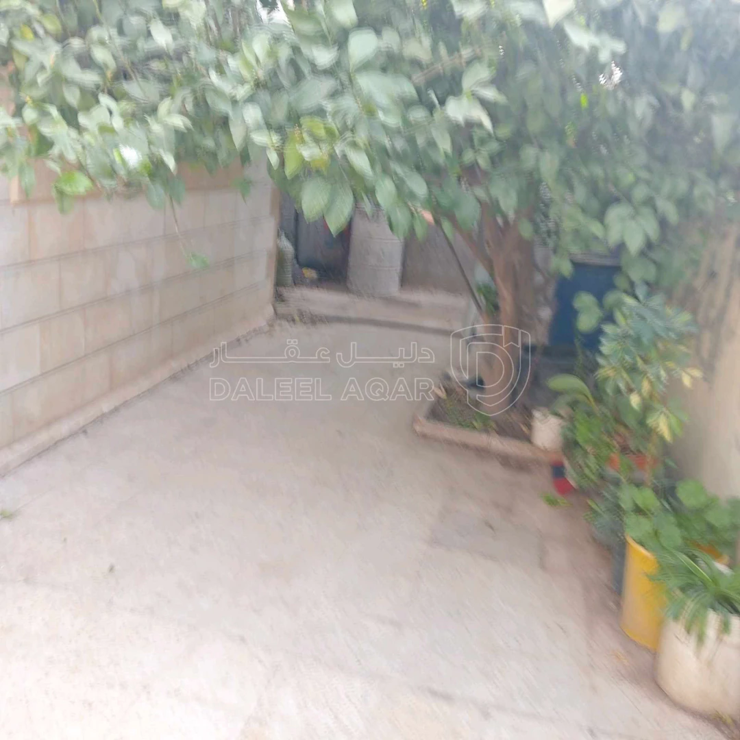 فيلا/منزل في بالقرب من مسجد عمر بن الخطاب  - 60,000 دأ - صورة 5
