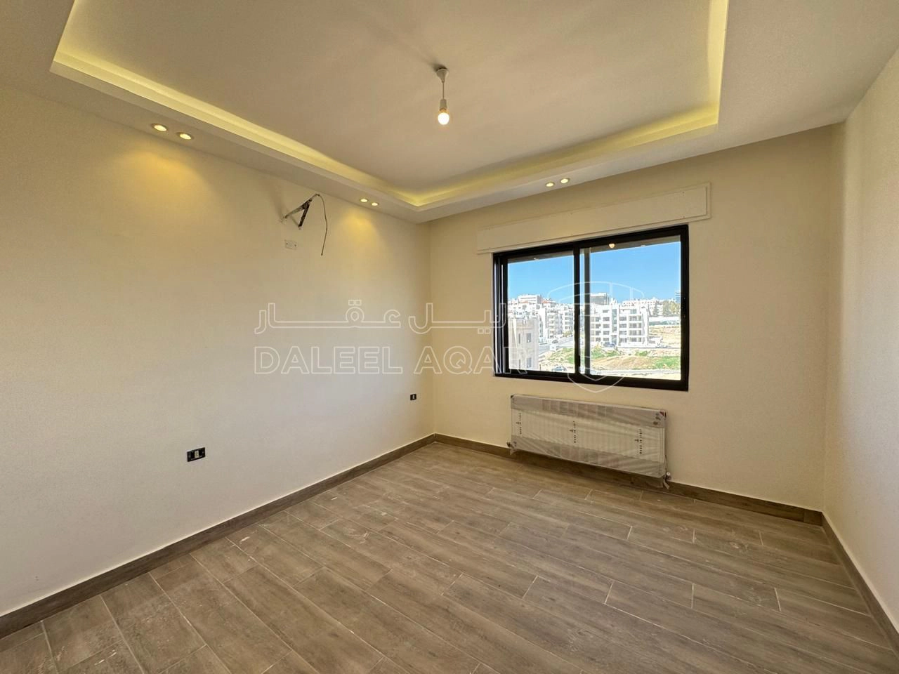شقة في طابق اول 230 م مشروع خلدا 120 السكن الخاص - 215,000 دأ - صورة 1