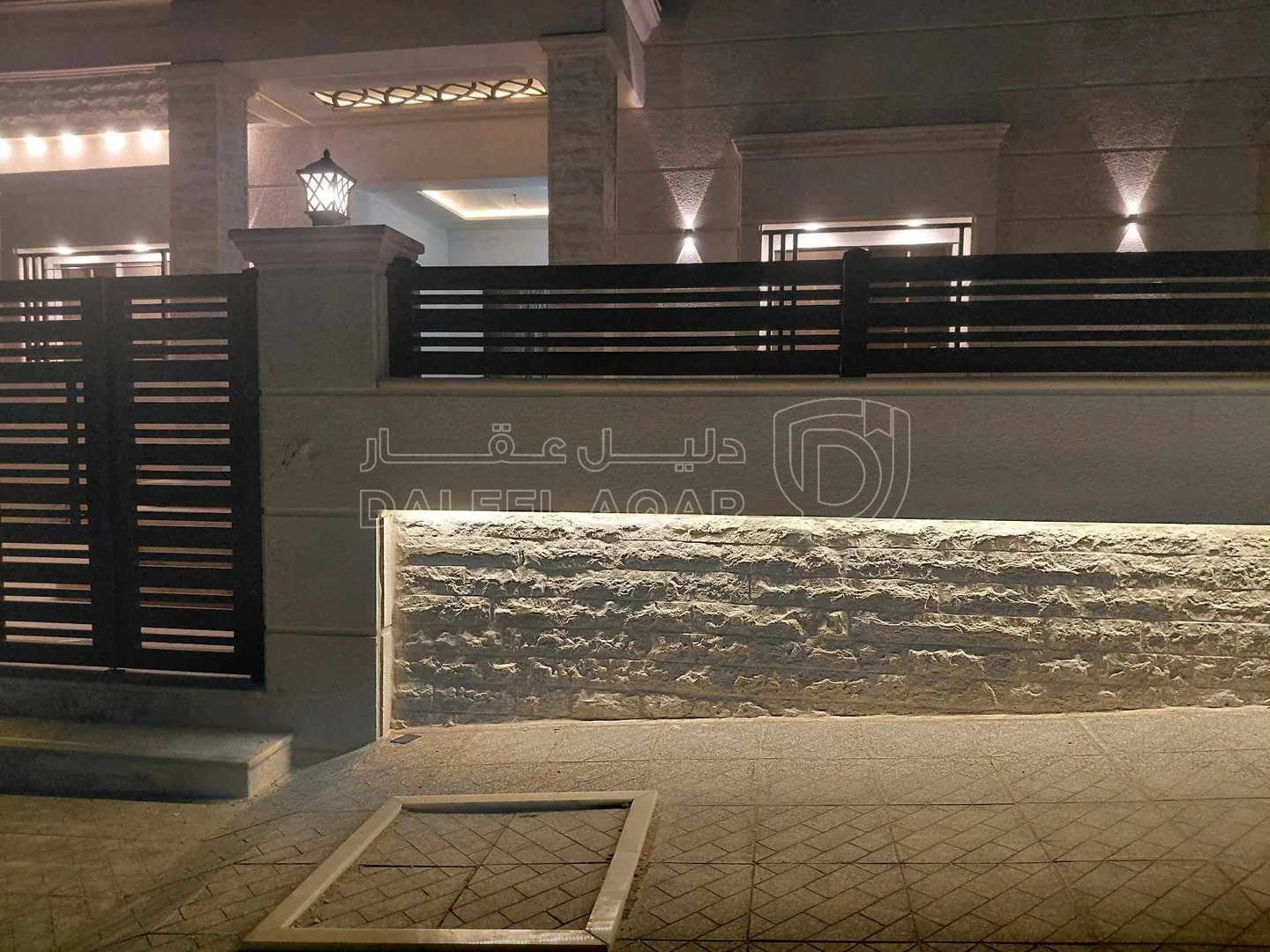 فيلا/منزل في العبدليه قرب المركز الامني - 155,000 دأ - صورة 1