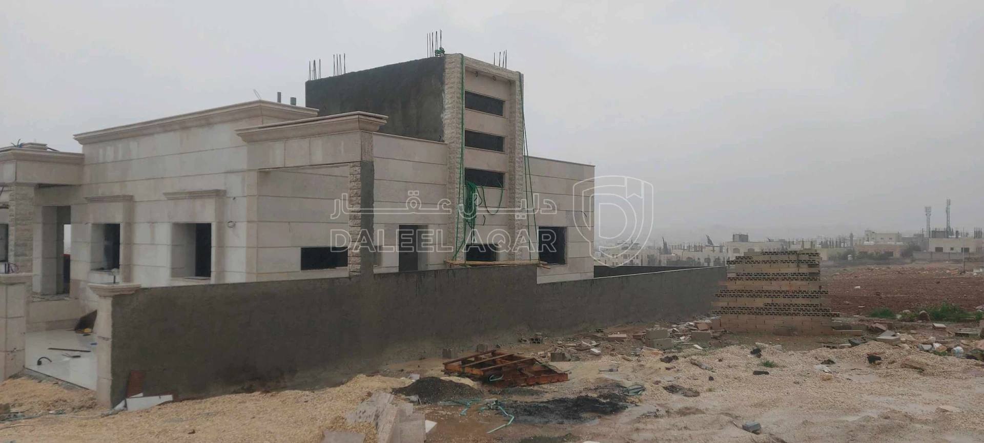 فيلا/منزل في العبدليه قرب المركز الامني - 155,000 دأ - صورة 1