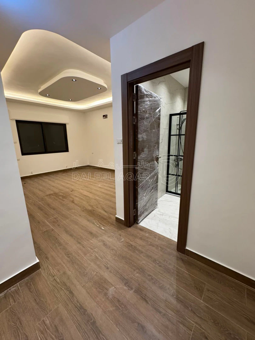 شقة في شارع الحرية - قرب دائرة الاراضي والمساحة  - 128,000 دأ - صورة 2