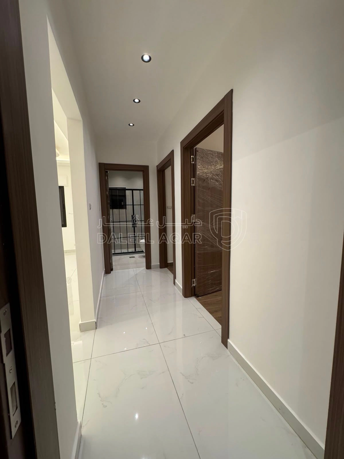 شقة في شارع الحرية - قرب دائرة الاراضي والمساحة  - 128,000 دأ - صورة 6