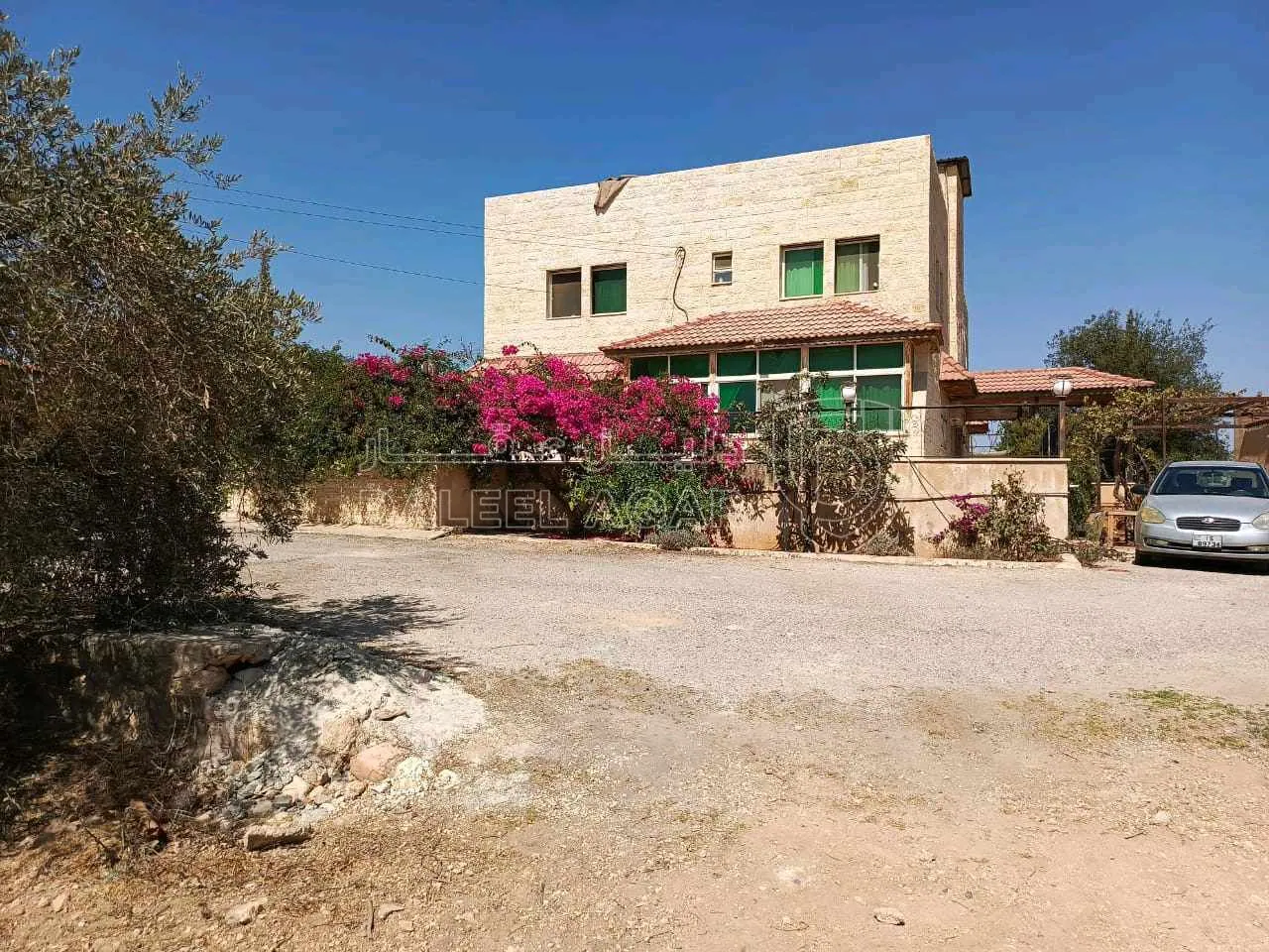 أرض في السلط/ زي. شارع أديب الكايد قرب مسجد علي البشير - 800,000 دأ - صورة 1