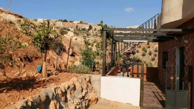 فيلا/منزل - جرش بالقرب من الترخيص  - 65000 دأ
