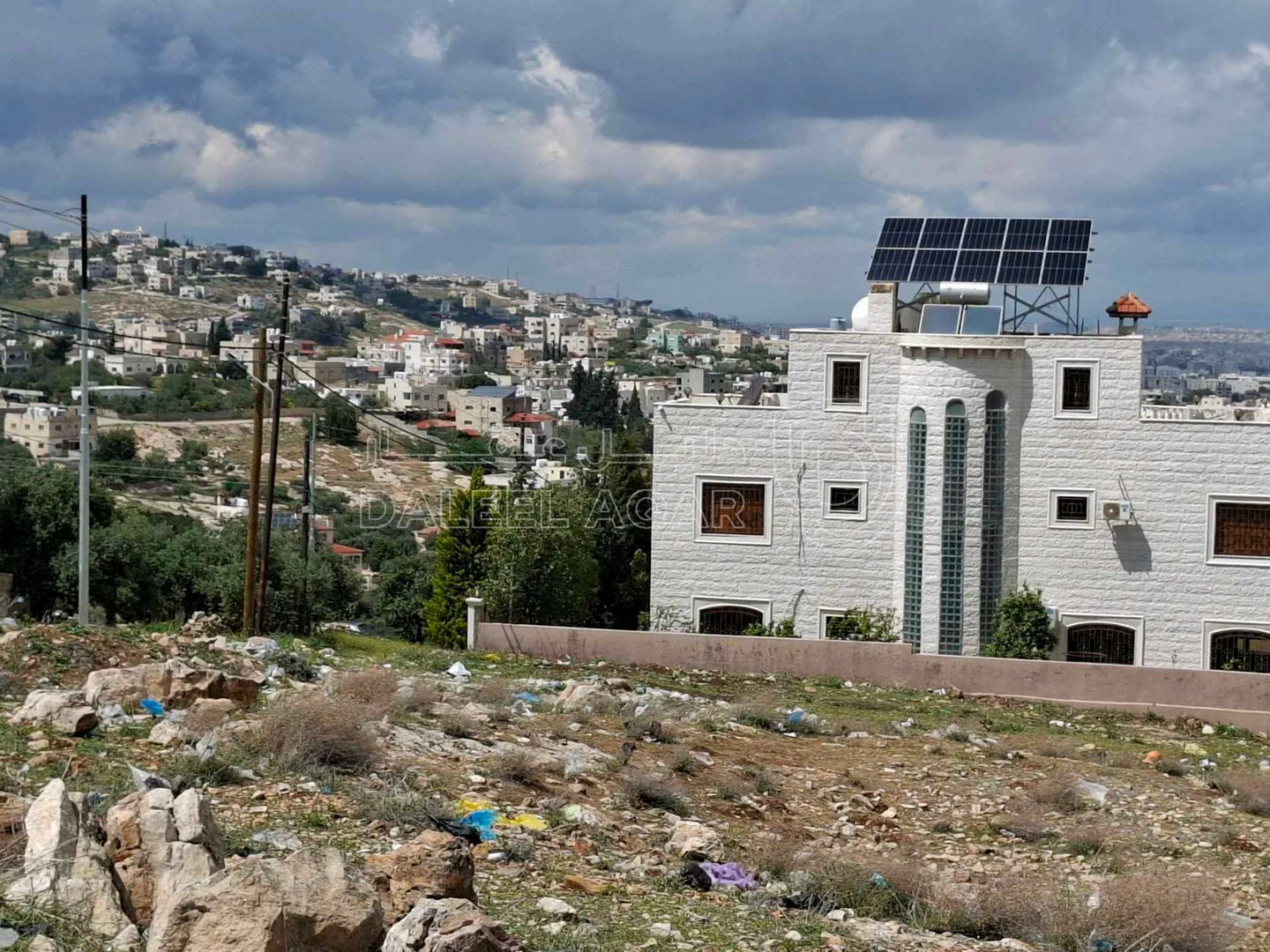 أرض في الحصن حوض ظهر الخربة  - 80,000 دأ - صورة 1