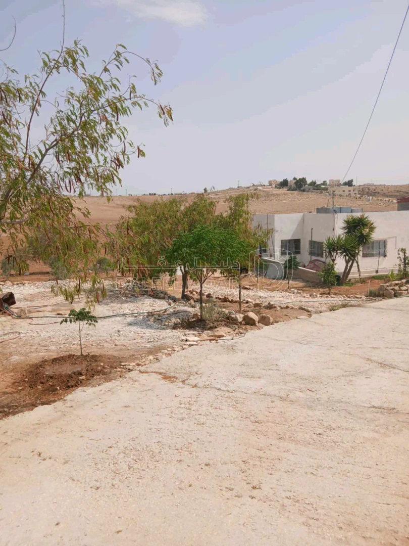 أرض في مأدبا دليلة الحمايدة  - 140,000 دأ - صورة 1