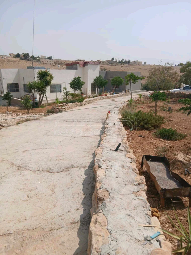 أرض في مأدبا دليلة الحمايدة  - 140,000 دأ - صورة 1