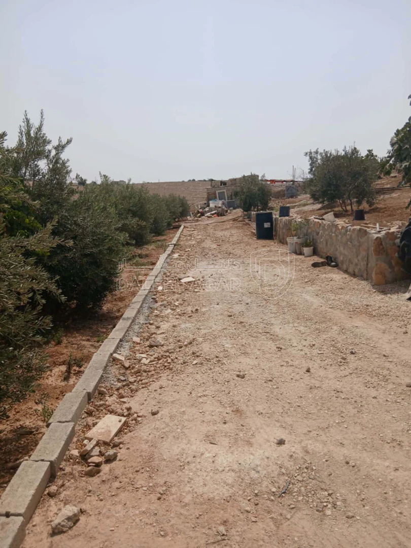 أرض في مأدبا دليلة الحمايدة  - 140,000 دأ - صورة 1