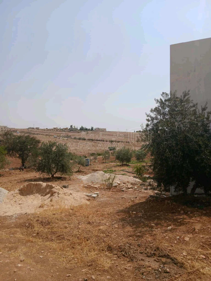 أرض في مأدبا دليلة الحمايدة  - 140,000 دأ - صورة 1
