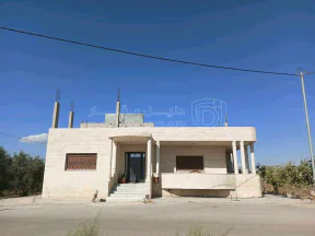 فيلا/منزل في اربد شارع عطيه بني هاني مقابل كازية امازون  - 95,000 دأ - صورة NaN