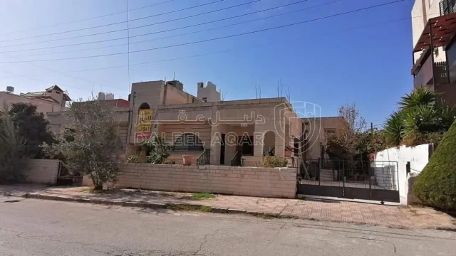 فيلا/منزل - اغتنم الفرصة و تملك عقار في ارقى و اهدى احياء عمان - 650000 دأ