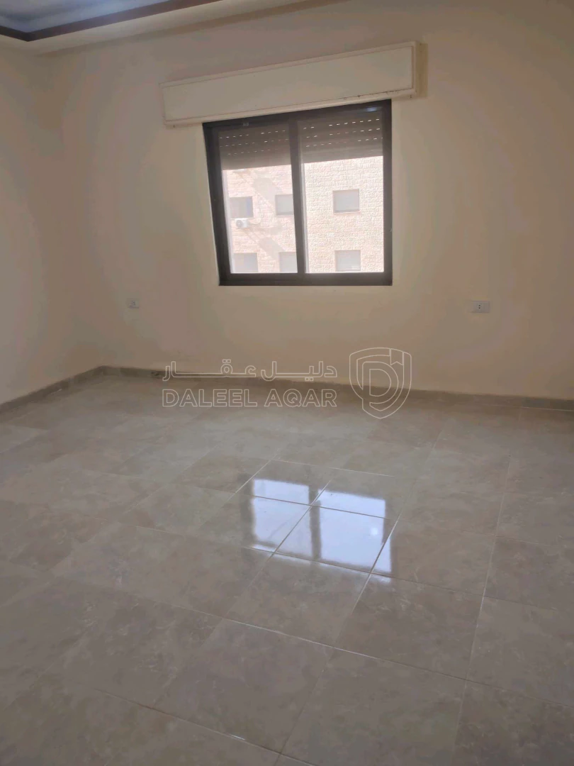 شقة في مادبا حنينا شرق مسجد المسيح وصالة الزينات  - 55,000 دأ - صورة 1