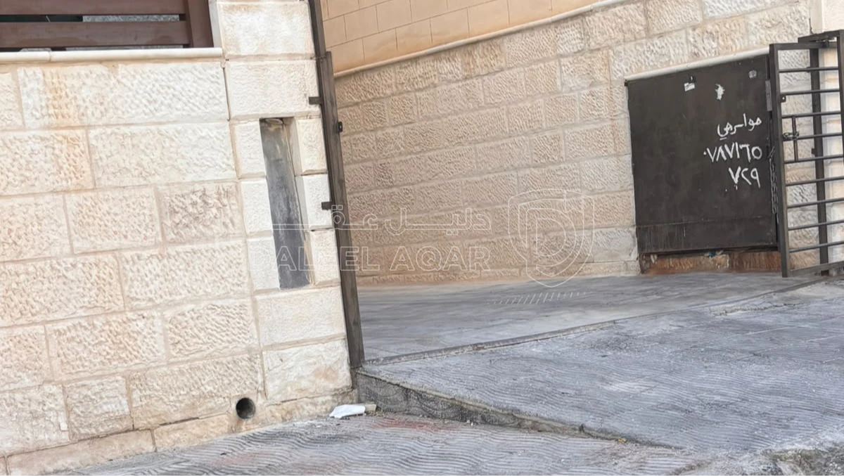 شقة في الزرقاء -جبل طارق قرب المحكمة الشرعية - 39,000 دأ - صورة 2