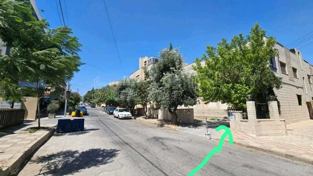 أرض - مجانبة لمستشفى شميساني ويقابلها مجمع تجاري - 550000 دأ