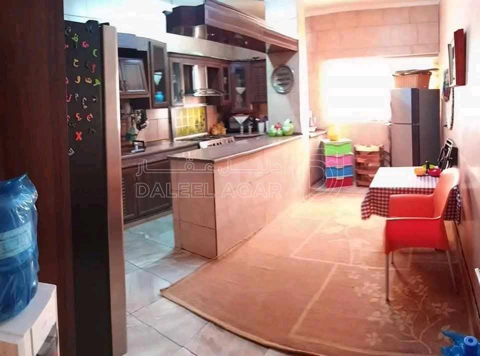 فيلا/منزل في خلف مدارس عين الباشا للبنات - 160,000 دأ - صورة 1