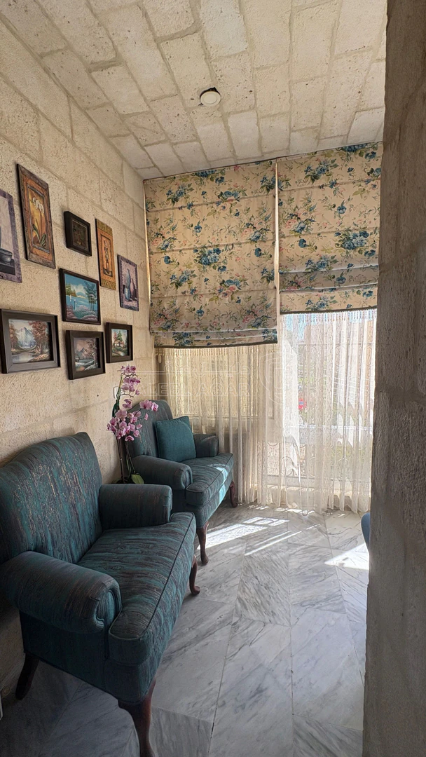 شقة في شقه في ،عمان، الجبيهه ،قرب الجامعه الاردنيه - 68,000 دأ - صورة 1