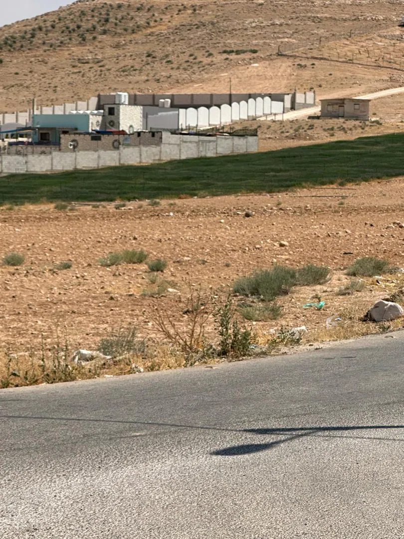 أرض في قطعه ارض في الخربه السمرا مميزه  - 28,000 دأ - صورة 1