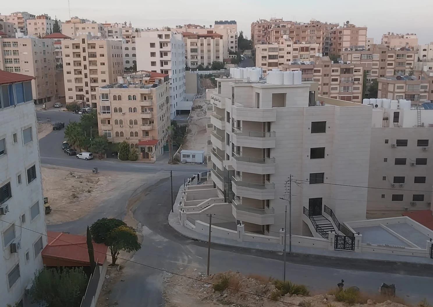 شقة في خلف اسكان الأطباء ابن&nbsp;سينا - 115,000 دأ - صورة 1