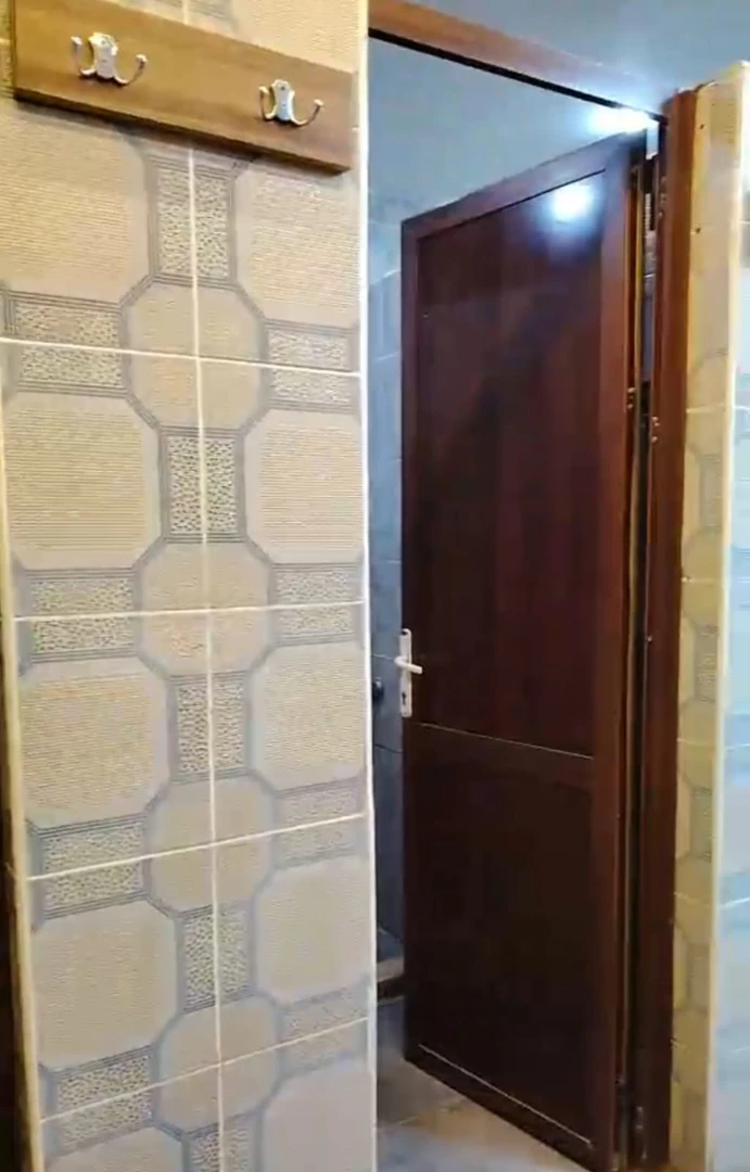 مكتب/تجاري في خلدا - بالقرب من اشارات البشيتي  - 320,000 دأ - صورة 1
