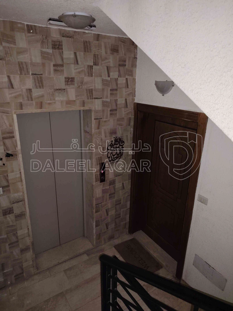 شقة في عمان شارع المطار خلف المدارس العالمية مباشرة بجانب أسواق البشير - 75,000 دأ - صورة 1
