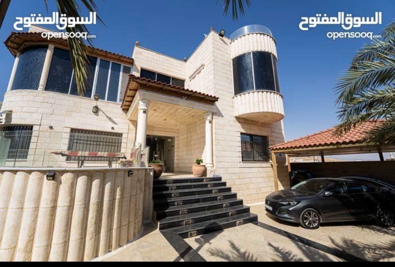 فيلا/منزل في شفا بدران حي المروج شارع عفان بن مسلم - 450,000 دأ - صورة 1
