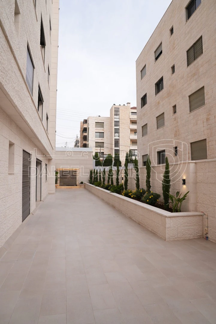 شقة في Sayyah Al Issa St 5 - 480,000 دأ - صورة 1