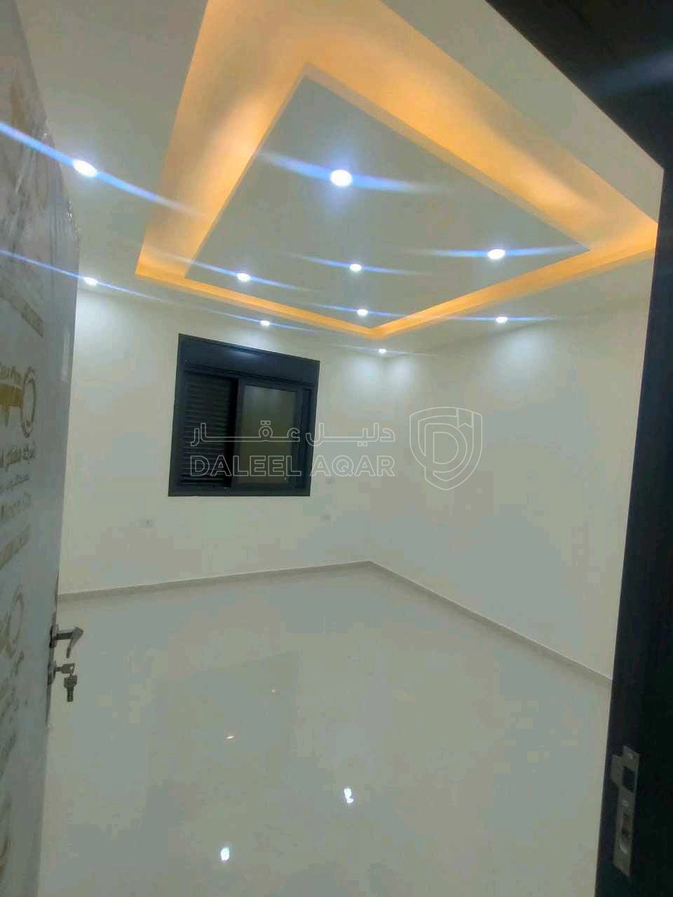 شقة في اربد دوار صحارى باتجاه قصر العوادين - 57,000 دأ - صورة 1