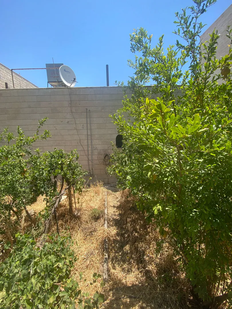 فيلا/منزل في شارع اياد عقل - 270,000 دأ - صورة 1